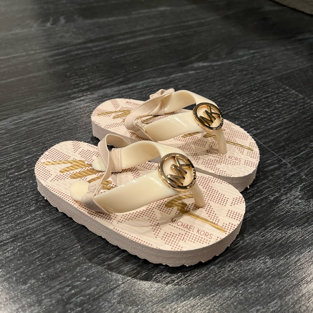Michael Kors Jetset flip flops sandals shoes vanilla Toddlers Girls new - Picture 1 of 9